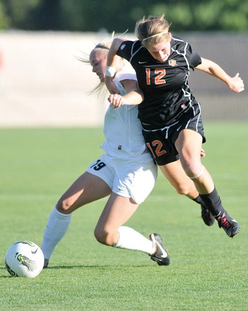 Osu Women S Soccer Beavers Win Physical Battle Over Buffs Sports