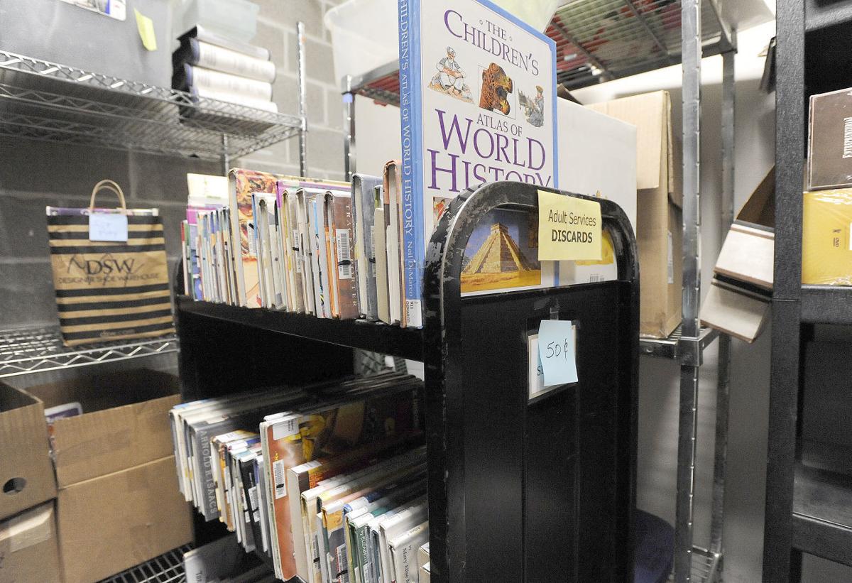 library-book-sale-stock-03