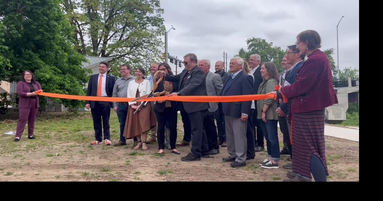 WATCH: Van Buren Bridge ribbon cutting
