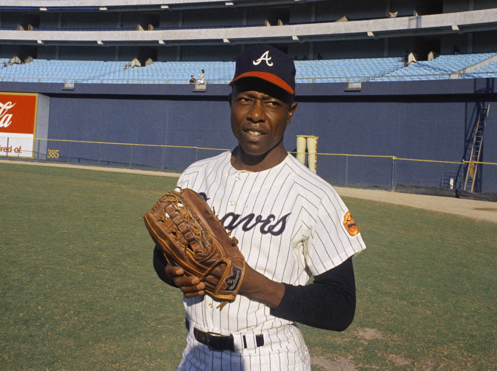 Photos: Remembering Baseball Great Hank Aaron, 1934-2021 | National ...