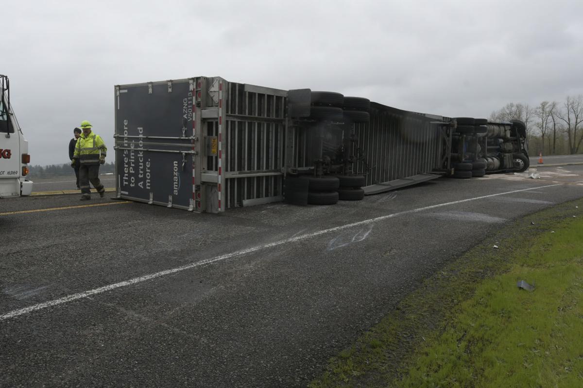 Amazon Prime Truck Crashes While Entering I 5 Rest Area Local Democratherald Com