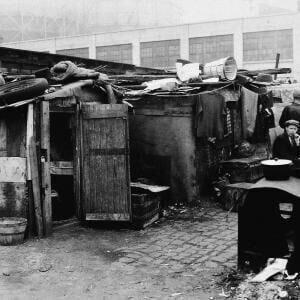 1929: Great Depression causes housing mortgage crisis