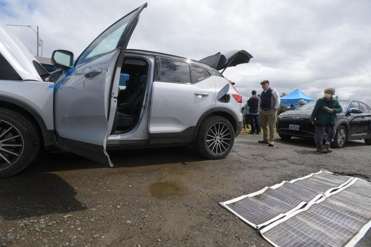 Electric vehicle owners, enthusiasts gather in Corvallis