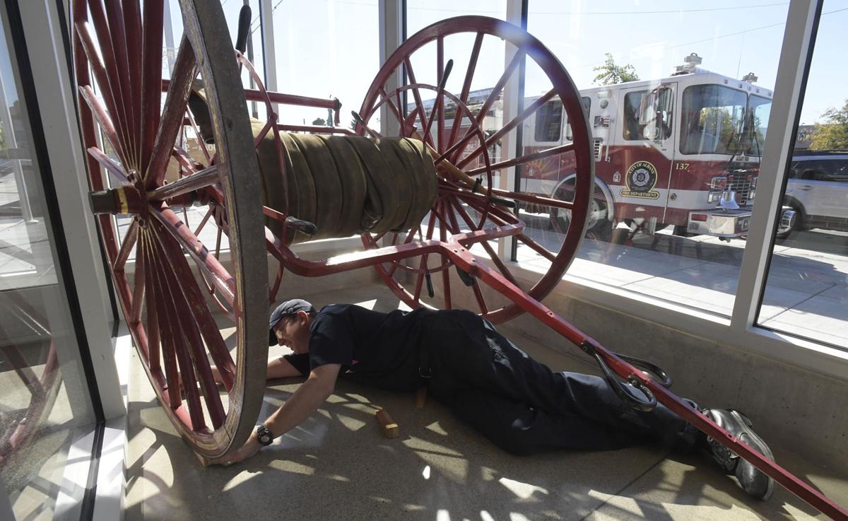 100417-adh-nws-Fire Department Move in02-my