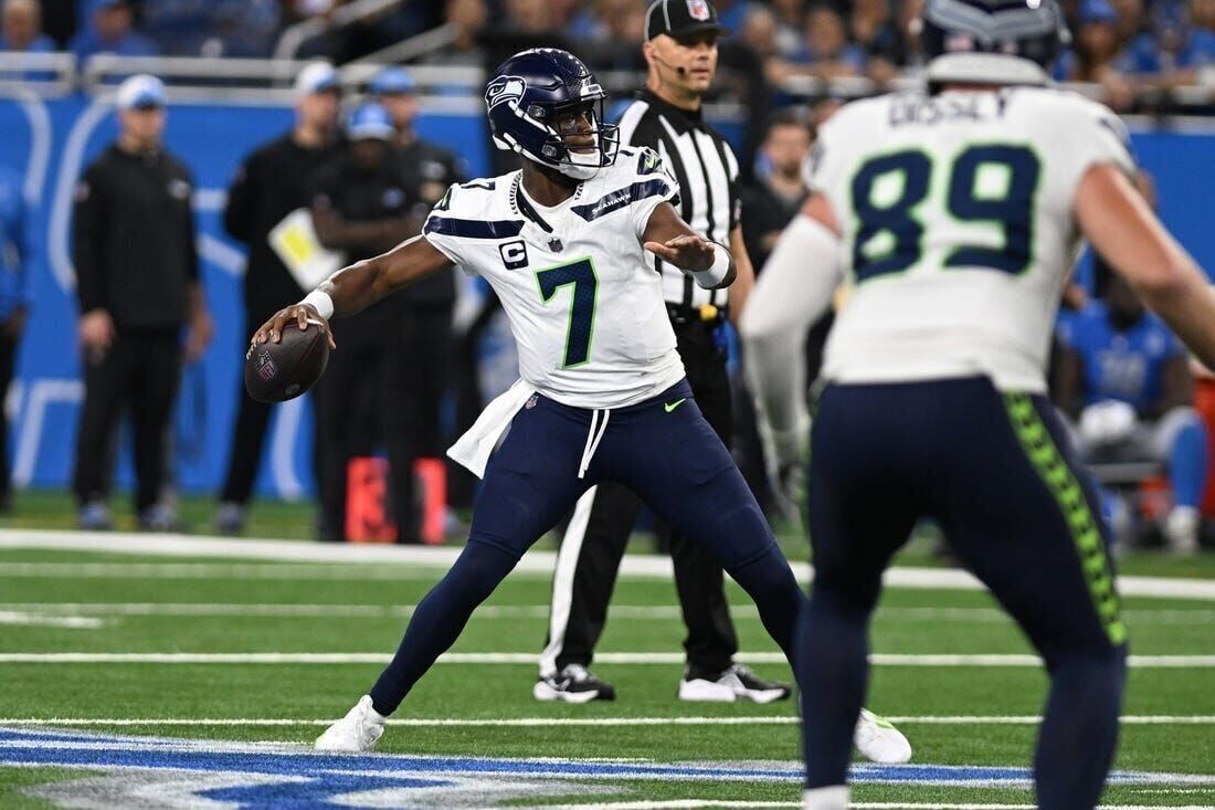 Tyler Lockett OT touchdown gives Seahawks 37-31 victory over Lions