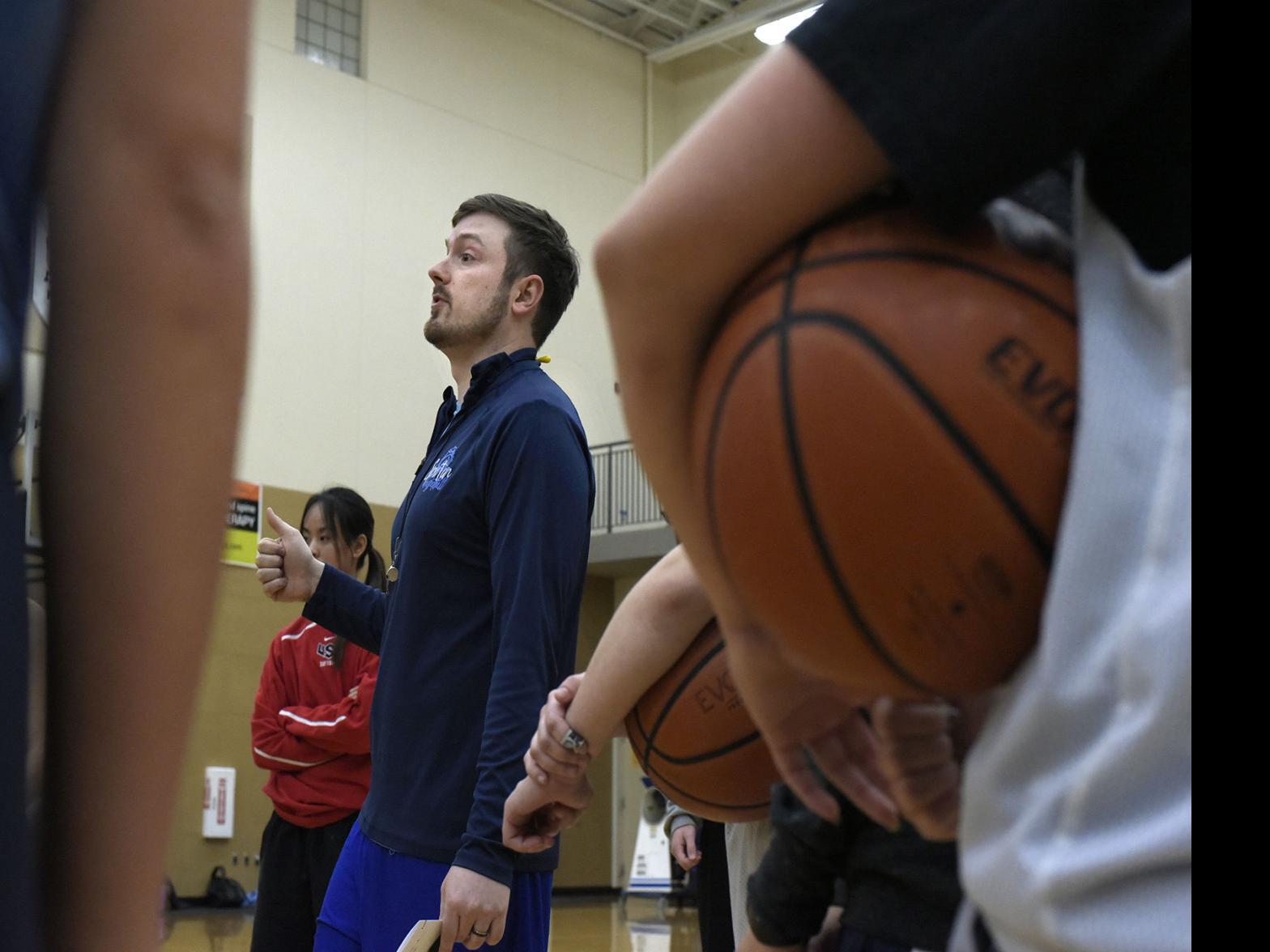 Prep Girls Basketball Dan Miller Steps Into Big Shoes At