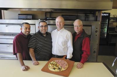 Chamber recognizes Papaâ€™s Pizza for fundraising projects | Local
