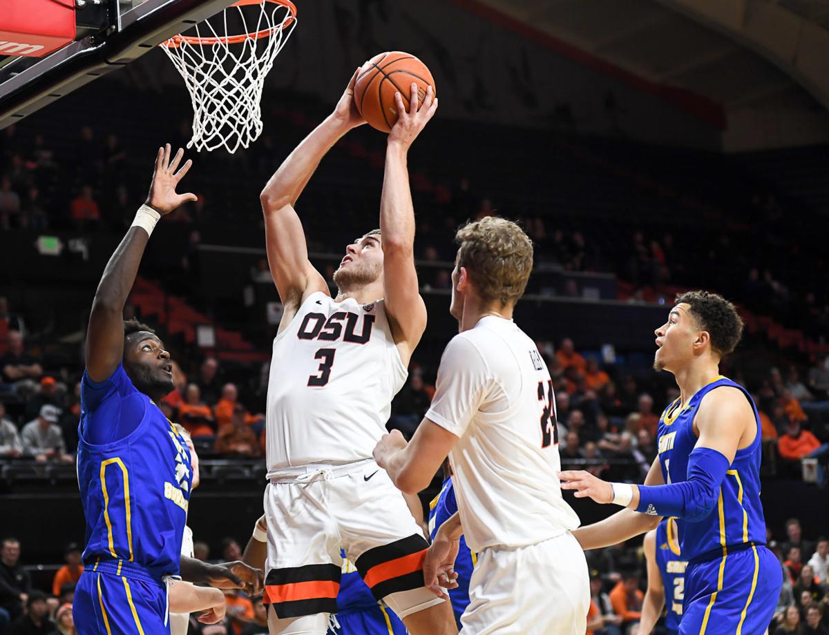Osu Men S Basketball Beavers Find Offense Pull Away From Gauchos