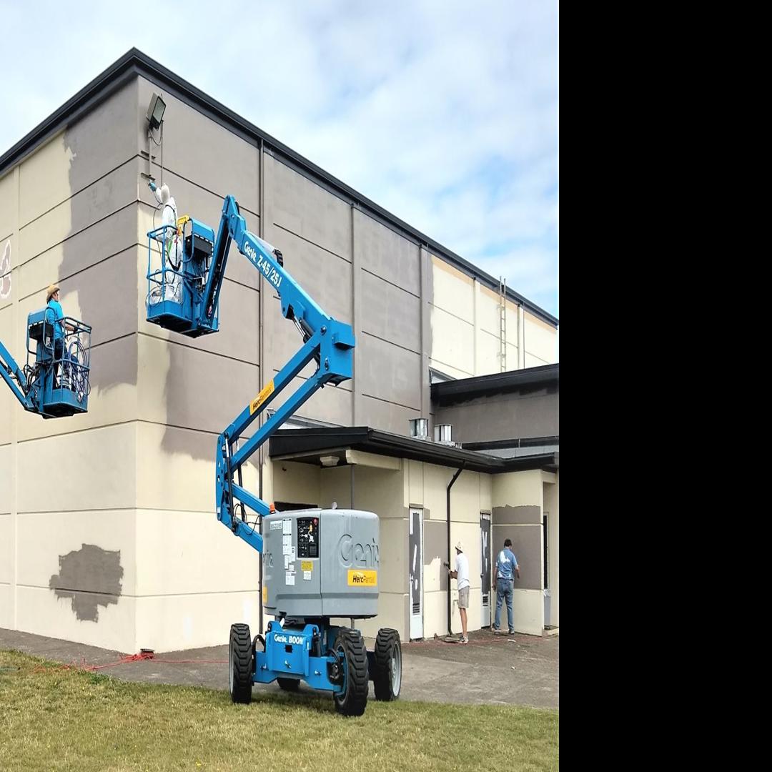 Serve Inc S 200 Volunteers Paint Calapooia Middle School News Democratherald Com