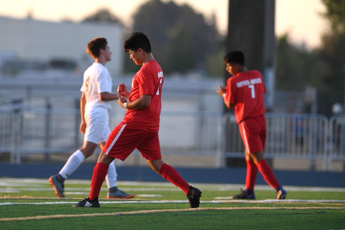 091117-adh-spt-albany-soccer-009.jpg