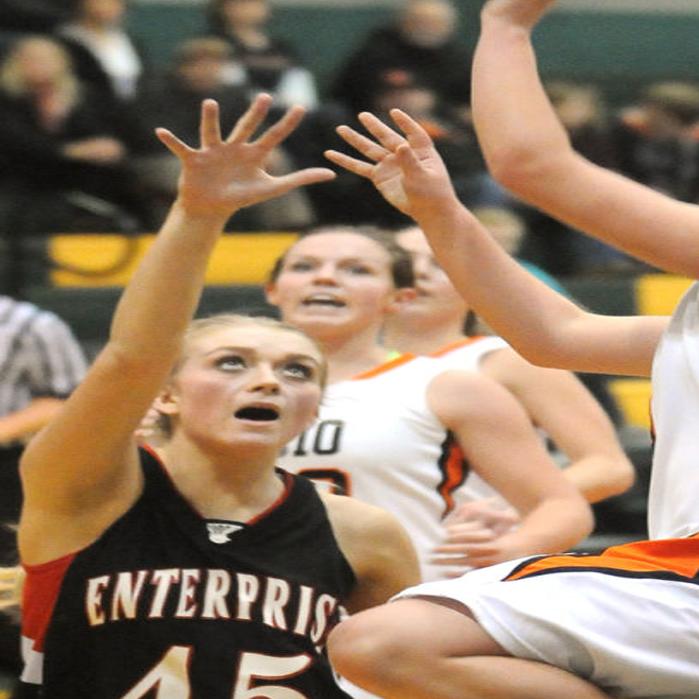 Prep Girls Basketball Loggers Run To Victory At Regis Tournament