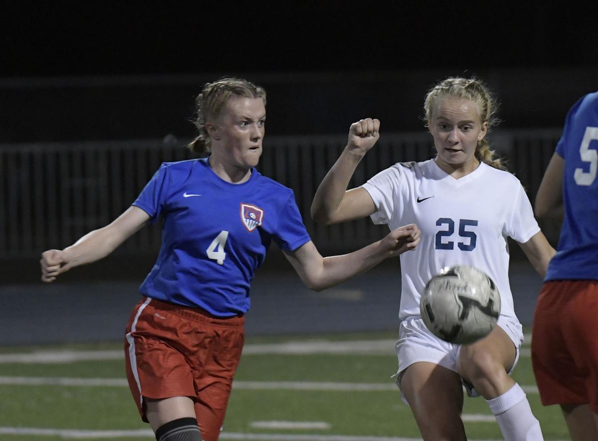 Warriors vs Bulldogs Girls Soccer17-my