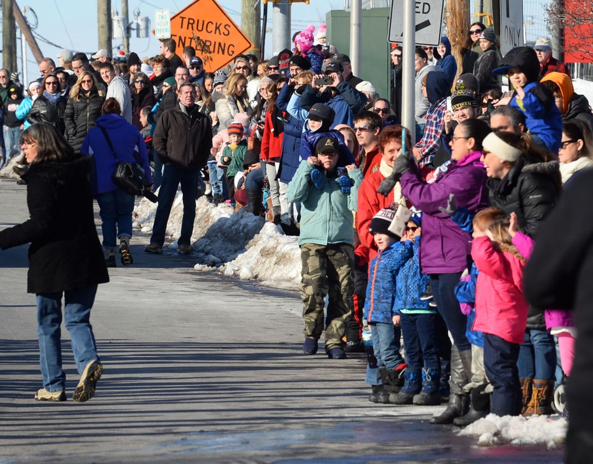 SLIDESHOW Derry Holiday Parade Gallery