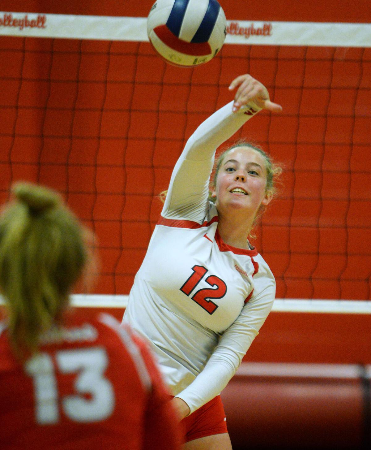 201001_ET_CRU_VOLLEYBALL_3.JPG