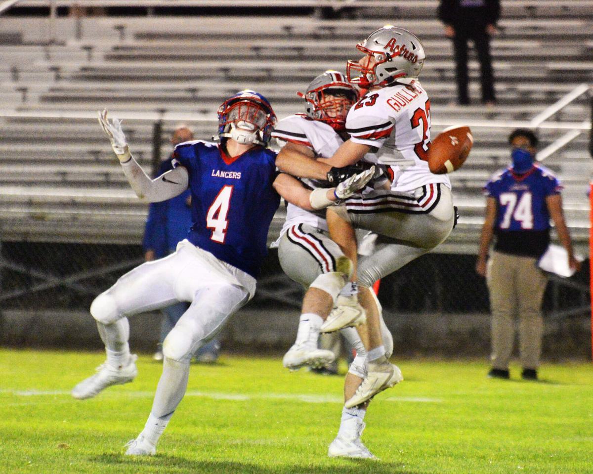 200925_ET_CRU_FOOTBALL_1A.JPG