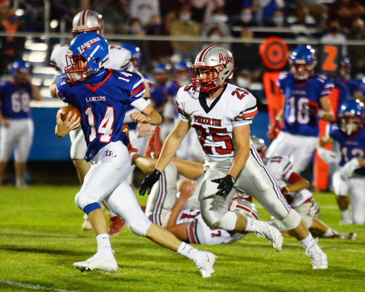 200925_ET_CRU_FOOTBALL_4.jpg