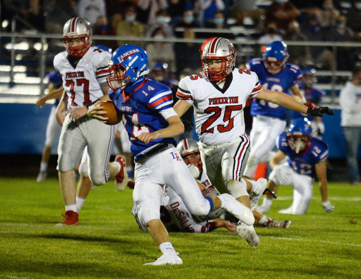 200925_ET_CRU_FOOTBALL_16.jpg