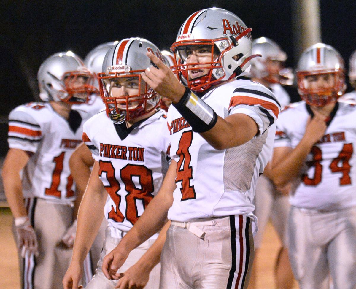 200925_ET_CRU_FOOTBALL_18.jpg