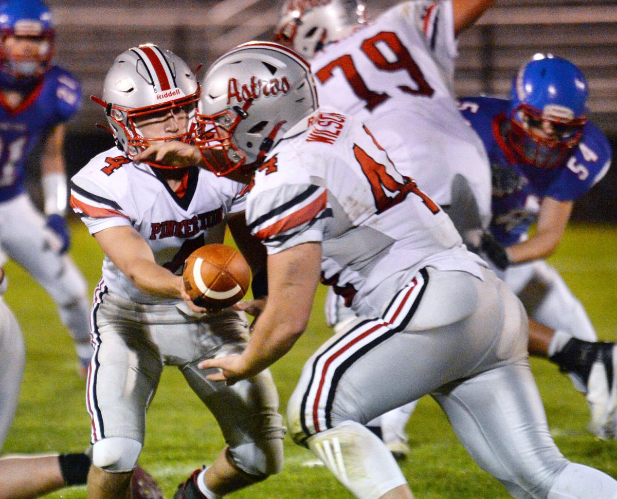 200925_ET_CRU_FOOTBALL_21.jpg