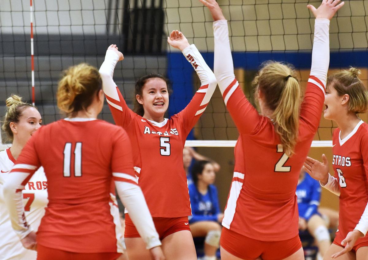 Pinkerton defeated Salem in volleyball action.