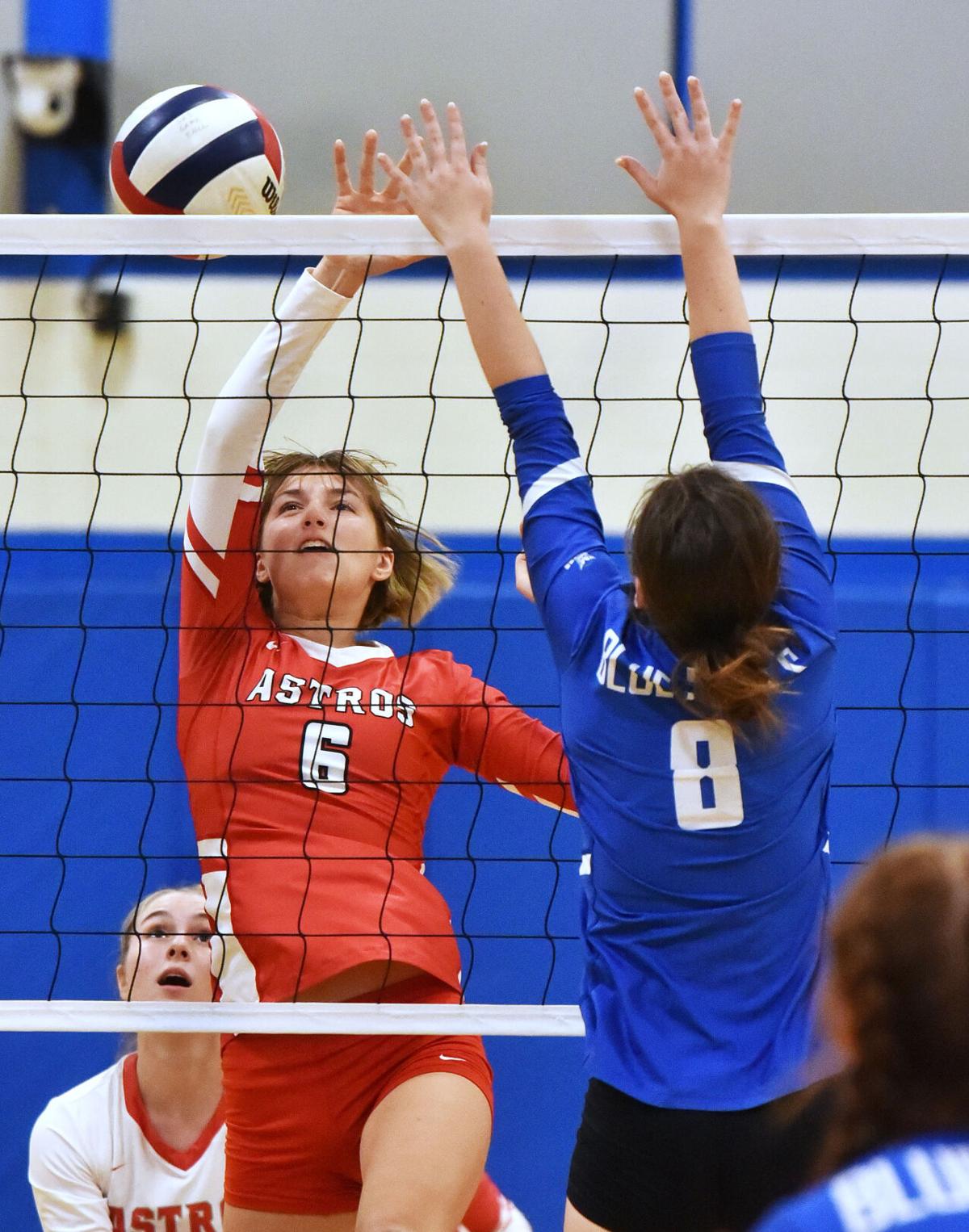 Pinkerton defeated Salem in volleyball action.