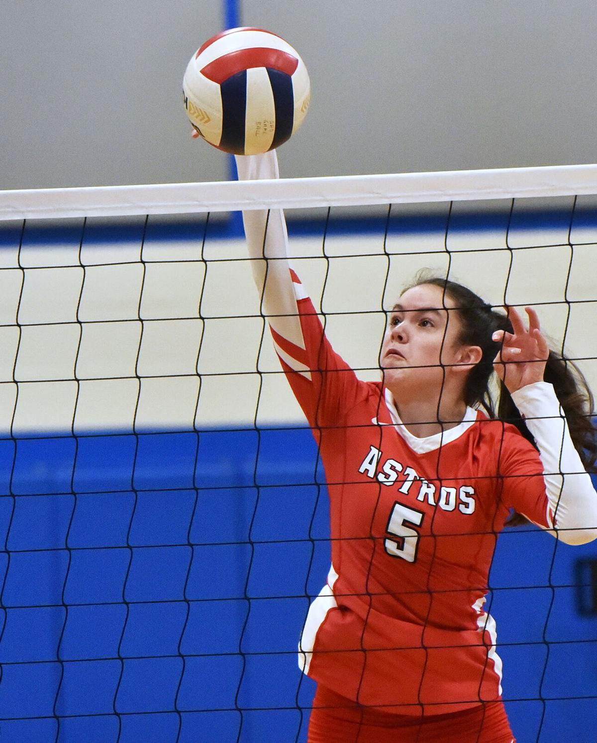 Pinkerton defeated Salem in volleyball action.