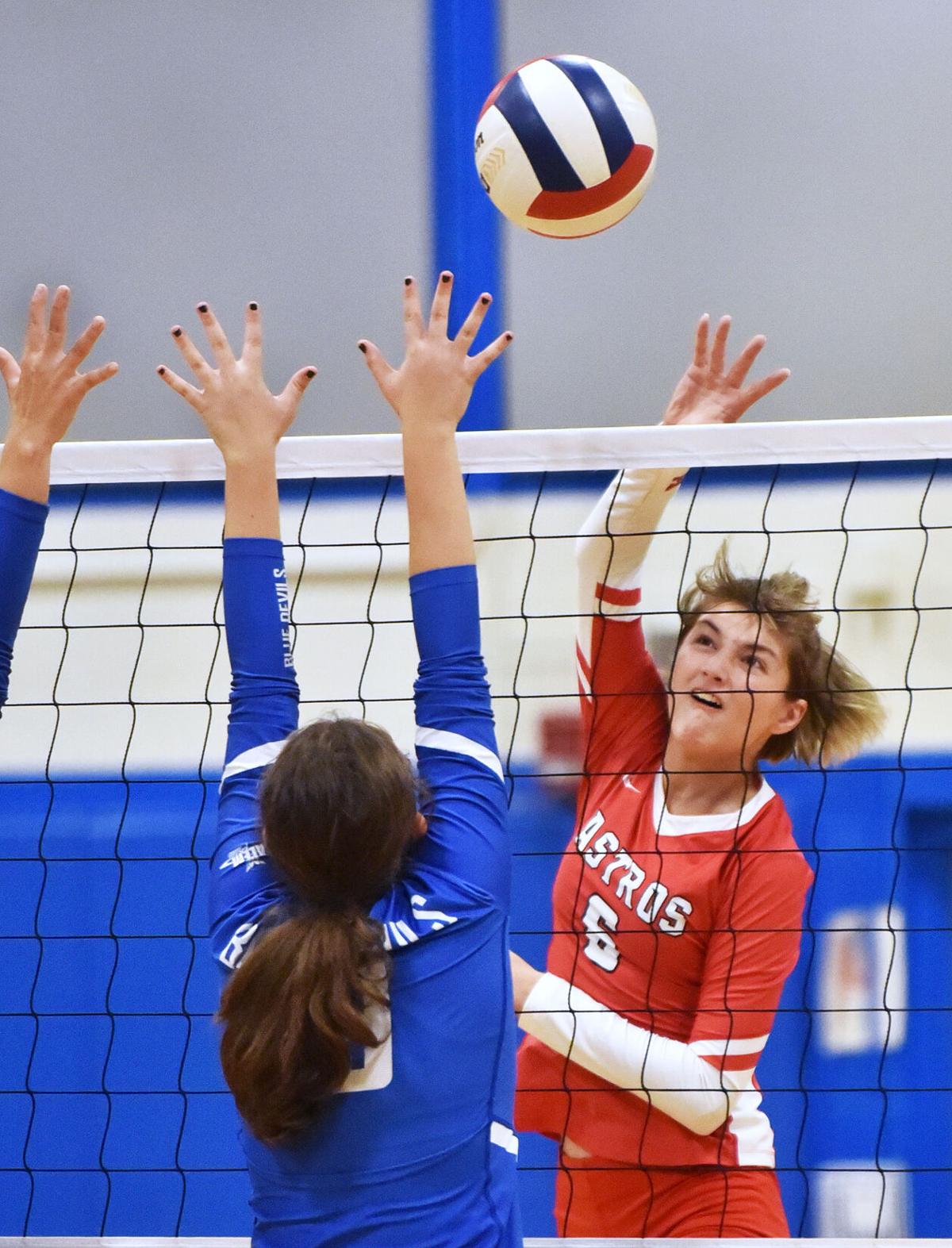 Pinkerton defeated Salem in volleyball action.