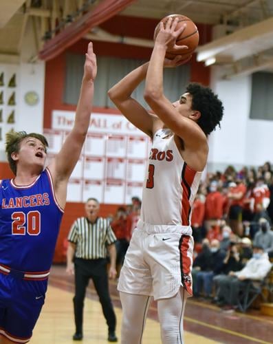 220209-et-cru-BoysBasketball-10.jpg