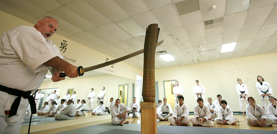 Karate expert shares knowledge at local dojo | News | derrynews.com