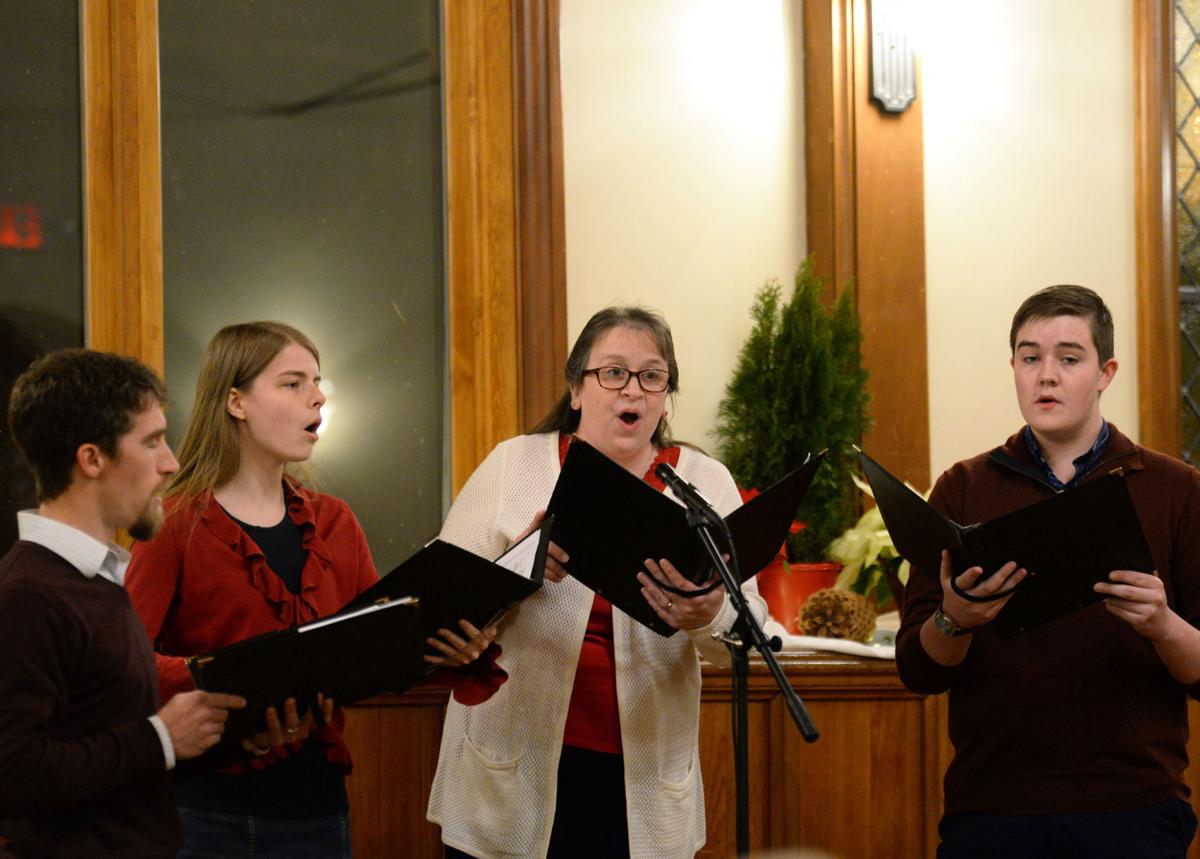 200331_ET_CRU_WINDHAM CAROLERS_6.JPG