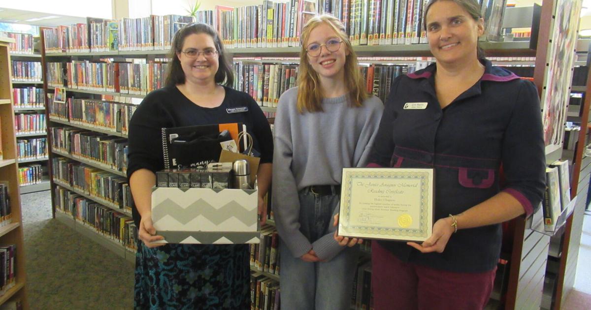 Leach Library honors summer reading winner Londonderry