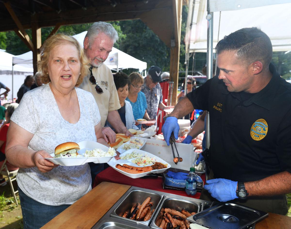190814_DN_CRU_OHD senior picnic_1.JPG