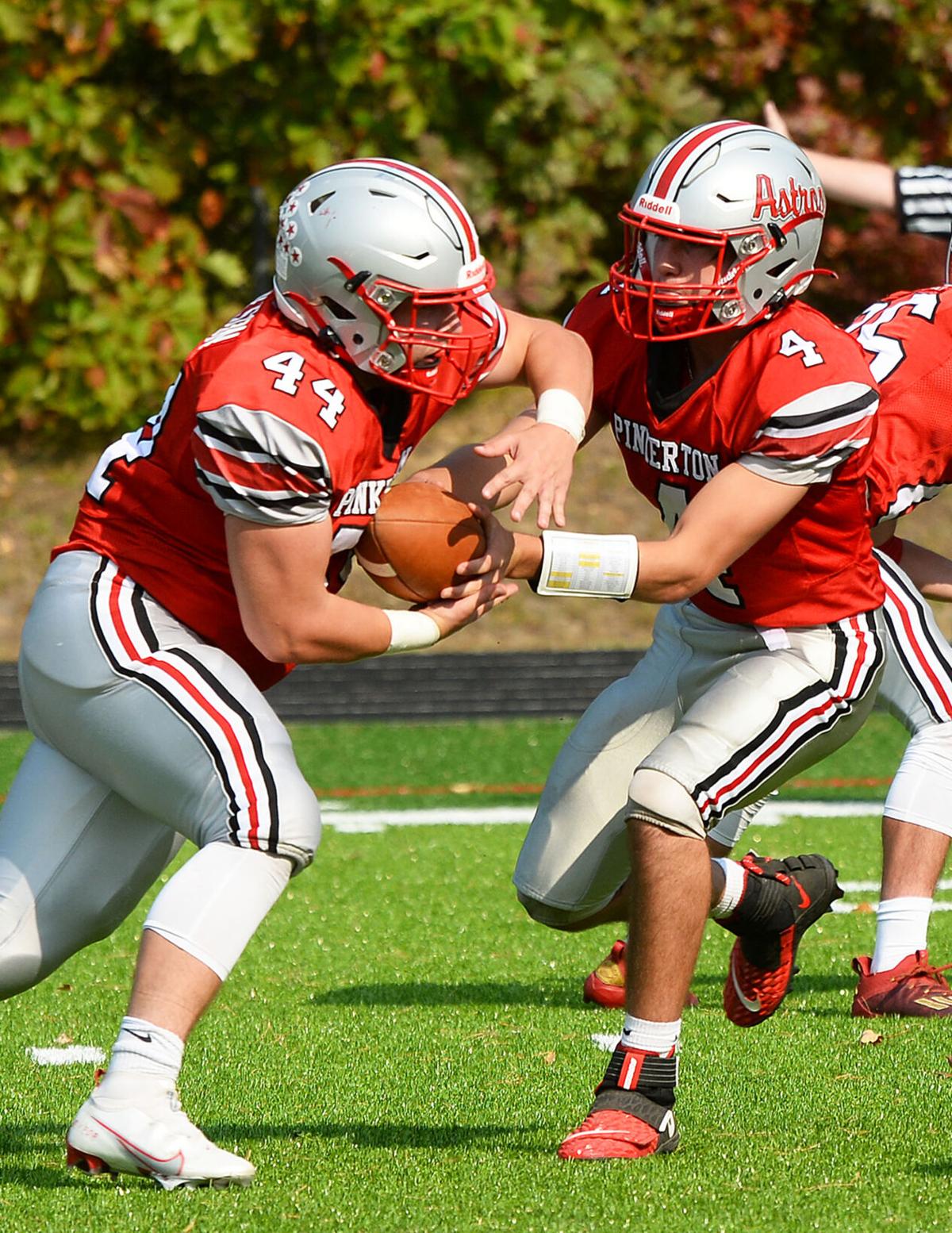 201010_ET_CRU_PinkertonFootball_6.jpg