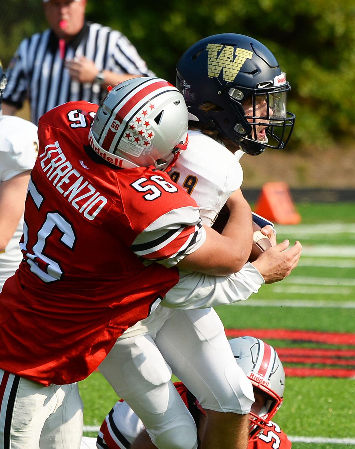 201010_ET_CRU_PinkertonFootball_8.jpg
