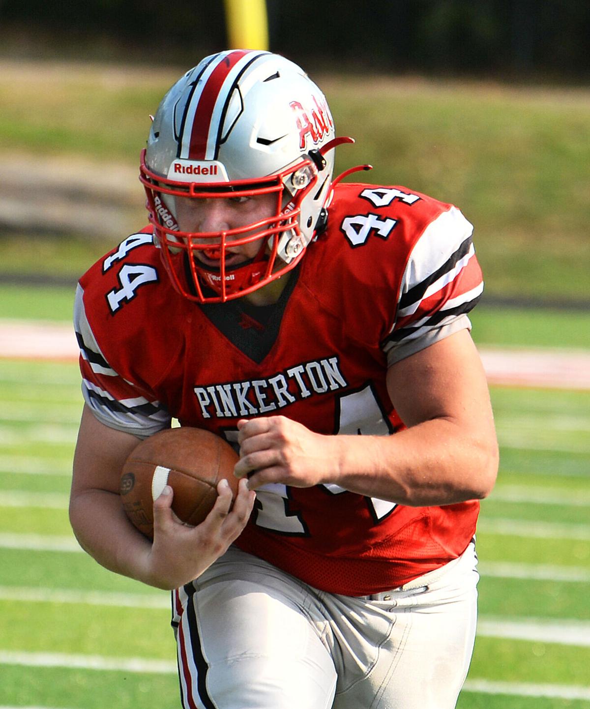 201010_ET_CRU_PinkertonFootball_9.jpg