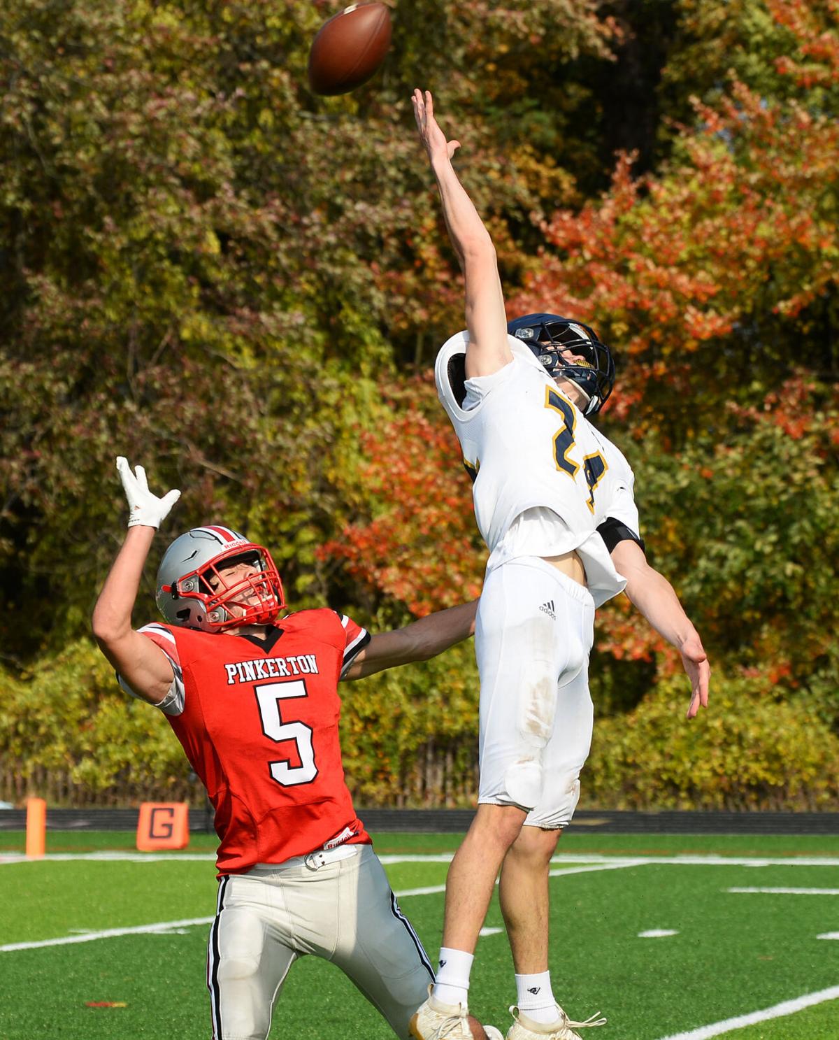 201010_ET_CRU_PinkertonFootball_11.jpg