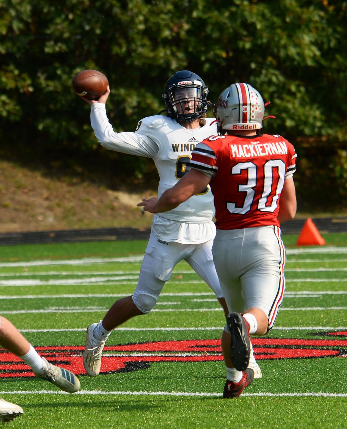 201010_ET_CRU_PinkertonFootball_12.jpg