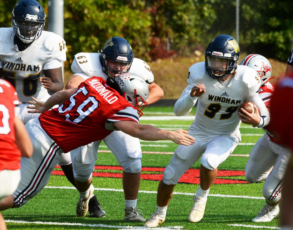 201010_ET_CRU_PinkertonFootball_13.jpg