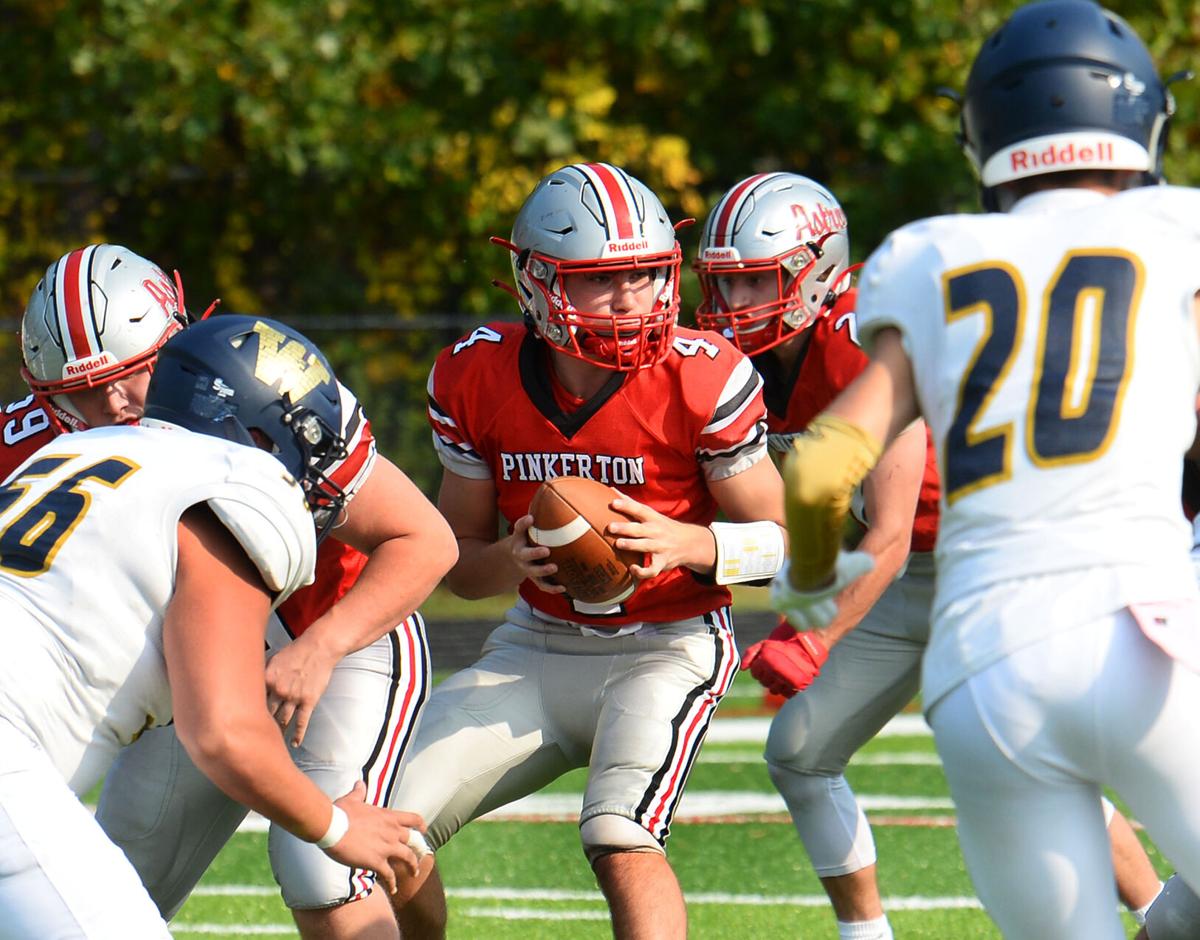 201010_ET_CRU_PinkertonFootball_14.jpg