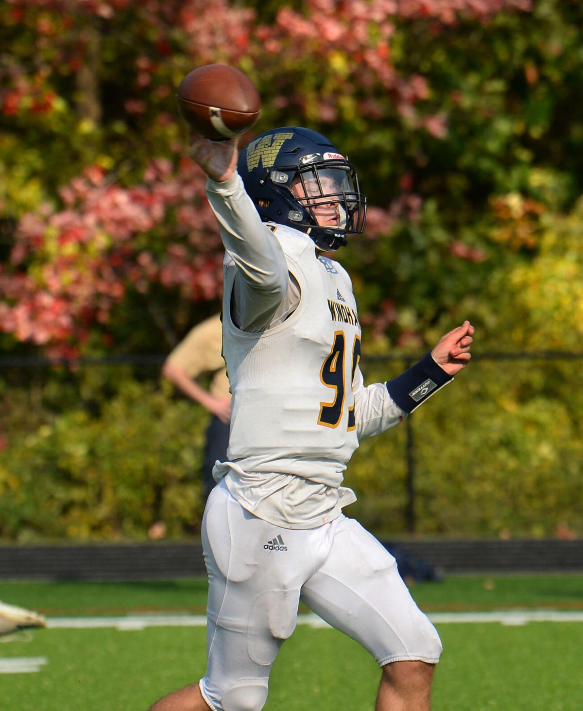 201010_ET_CRU_PinkertonFootball_17.jpg