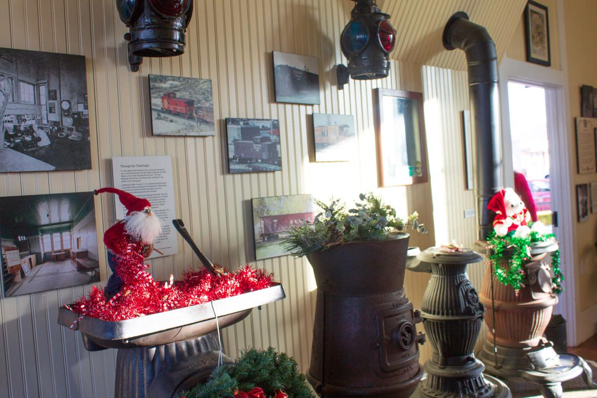Tehachapi Christmas Parade 2022 Tehachapi Christmas Parade Tree Lighting And Train Depot | News |  Desertnews.com