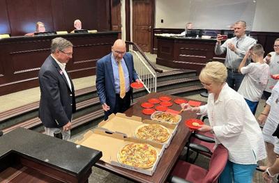 Mayor Ken pizza