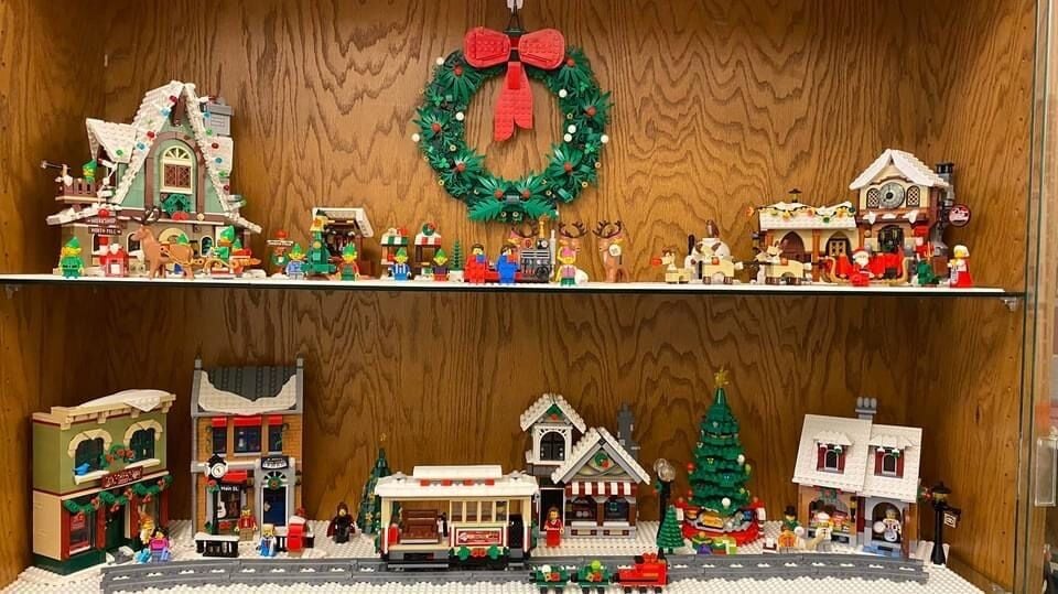 Hernando library puts a twist on holiday decorations with LEGO display News desototimes