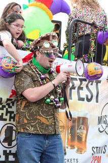 mardi gras parade yard signs