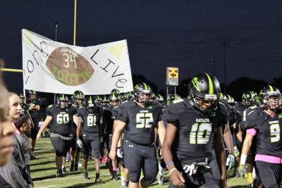 Prep Roundup Gators Remember Teammate Against Green Wave Sports Desototimes Com