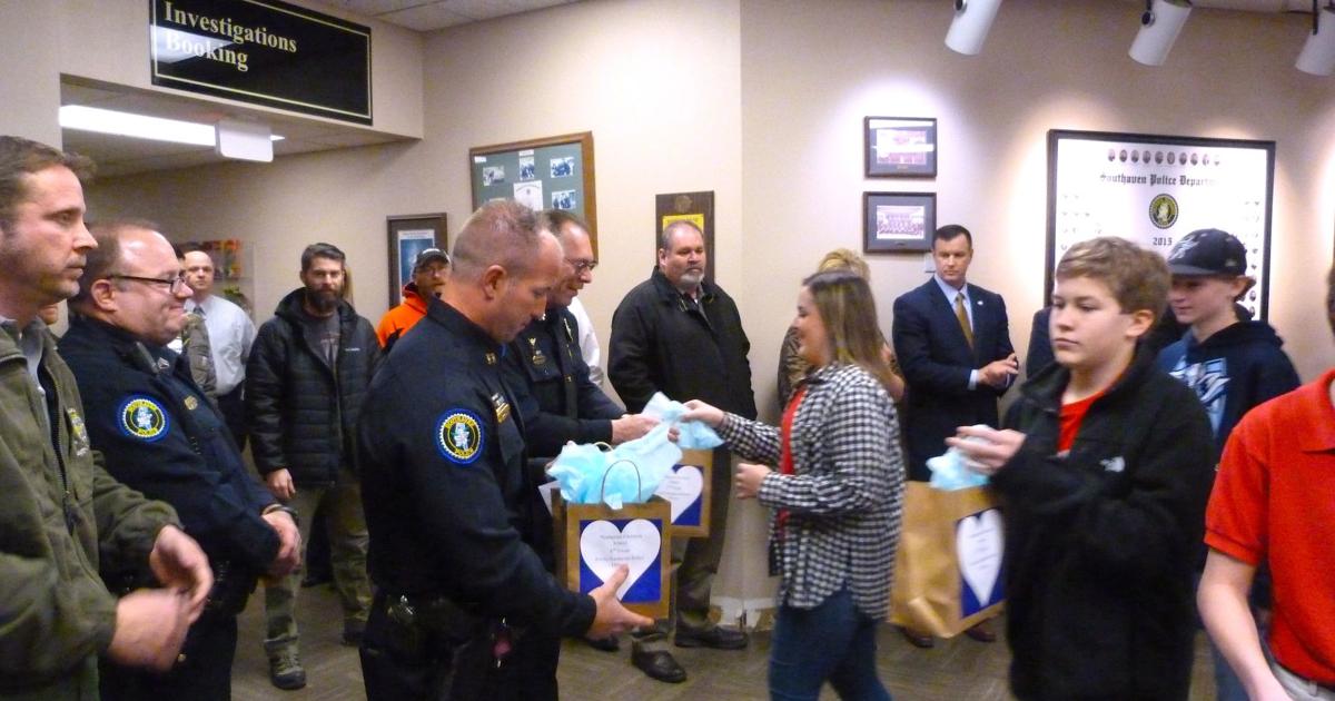 North Point Police Northpoint students salute Southaven Police | News | desototimes.com