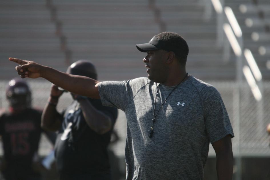 Miller Takes On Coahoma Football Challenge Sports Desototimes Com