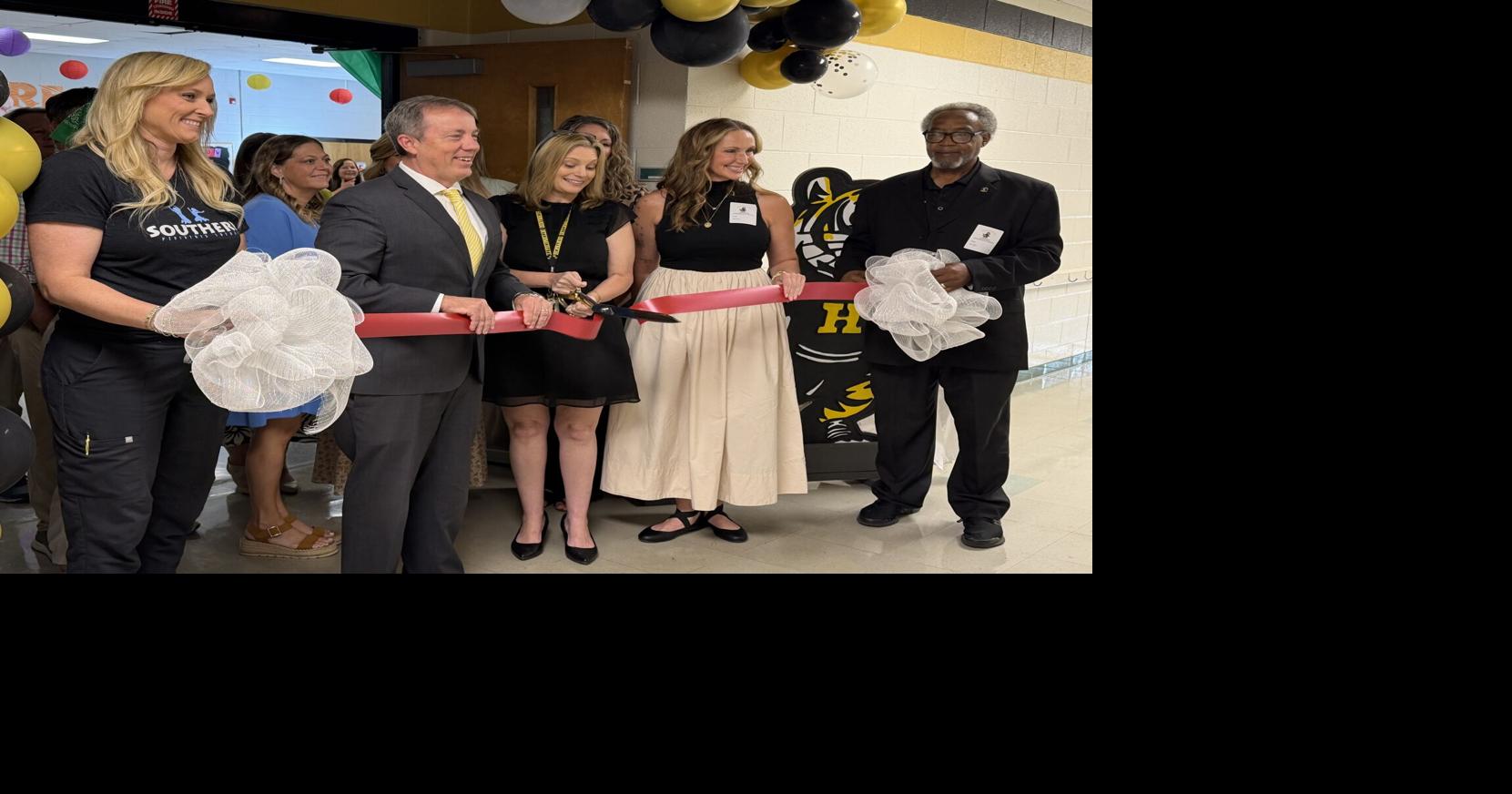 Hernando Intermediate School cuts ribbon on STEM Lab