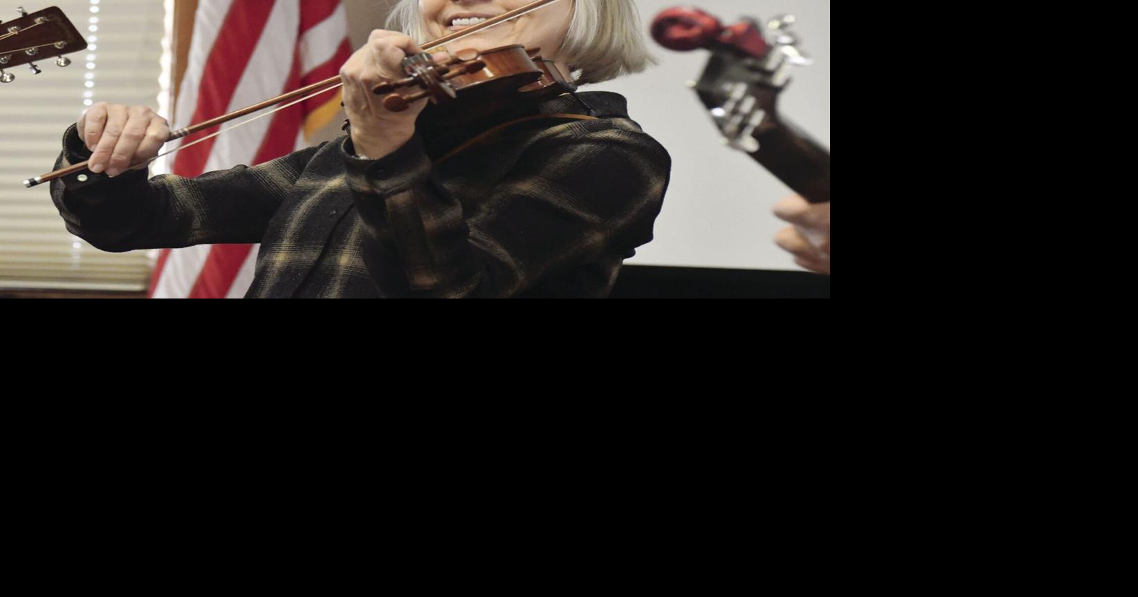 Fiddlers on the stage | News | dillontribune.com