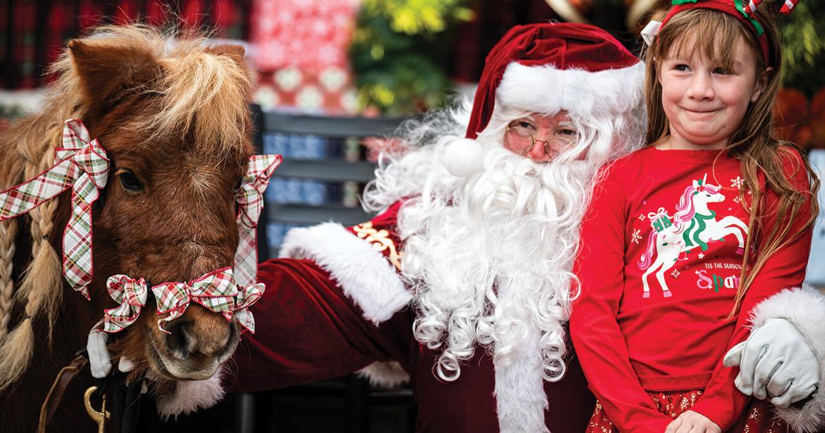 Santa Arrives, Fireworks Explode, Fun Begins | News | douglas-budget.com